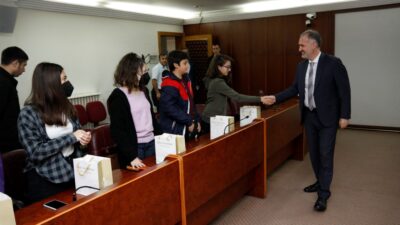 Başkan Taban yurt dışından gelen misafir öğrencilerle buluştu