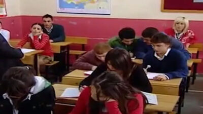 10 yıl önce final yapan sevilen dizi yeni bölümleriyle geri dönüyor!