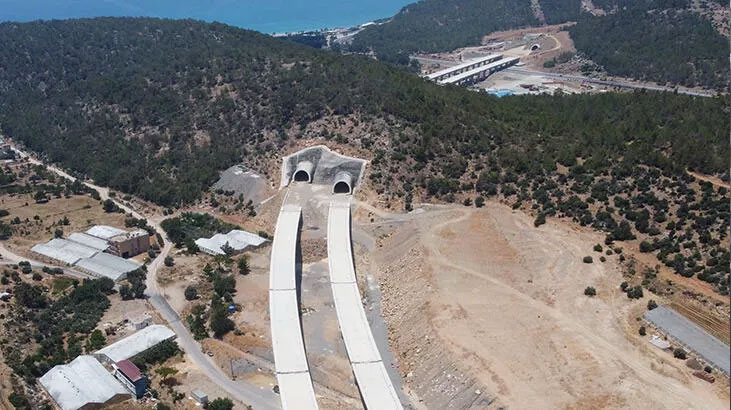 17 milyarlık dev projede 3 tünelle bir viyadük daha bu yıl açılıyor