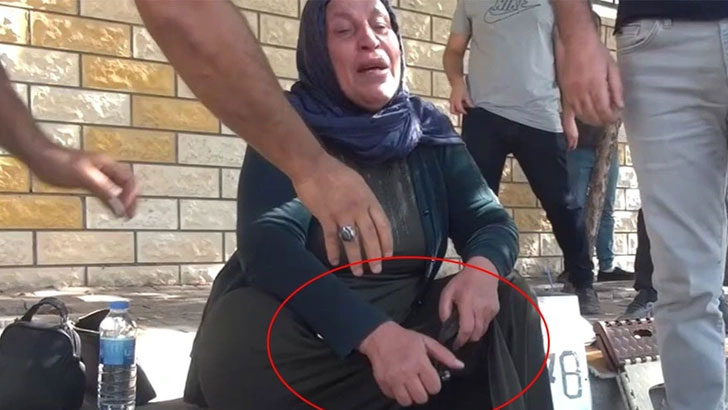 Eşi ve oğlu öldürülen Emine Şenyaşar, kendisini yakmak istedi