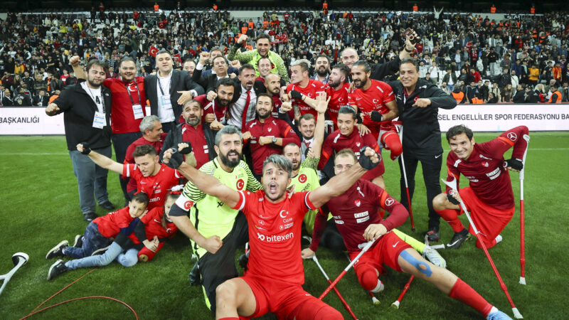 Ampute Milliler Dünya Kupası için sahada! Dev final saat kaçta hangi kanalda? Ay yıldızlılar Nef Stadı'nda saat 20.00'de Angola ile dünya şampiyonluğu
