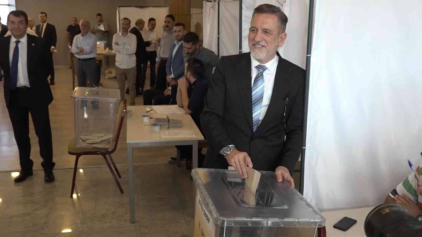 BTSO’da seçim heyecanı! İbrahim Burkay oyunu kullandı