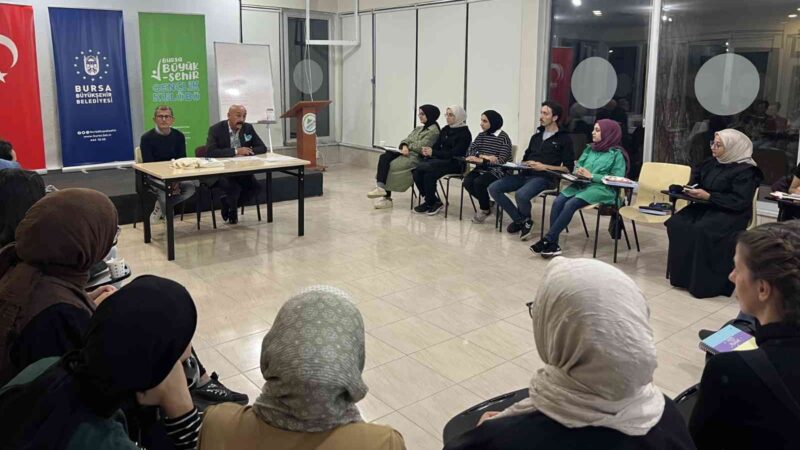 Bursa Edebiyat ve Yazı Kampı tamamlandı Bursa Büyükşehir Belediyesi, şehrin kültür sanat hayatına değer katacak faaliyetlerle