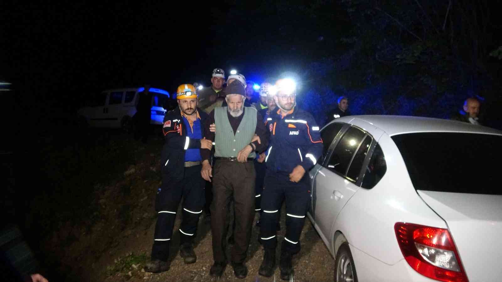 Bursa’da 5 ayda ikinci kez kaybolan Alzheimer hastası, 10 saat süren çalışma sonucu bulundu Bursa’da 5 ayda ikinci kez kaybolan Alzheimer hastası, 10 saat süren çalışma sonucu bulundu