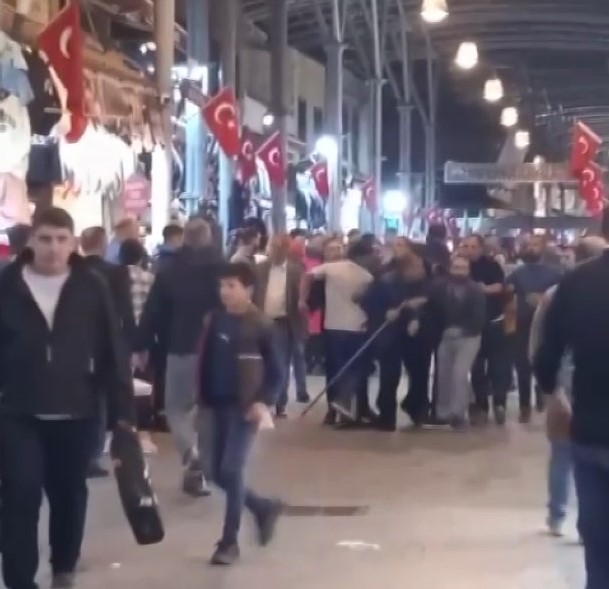 Üzen görüntüler Bursa’dan! Birbirlerine girdiler