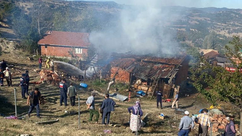 Bursa’da korku dolu dakikalar! Küle döndü