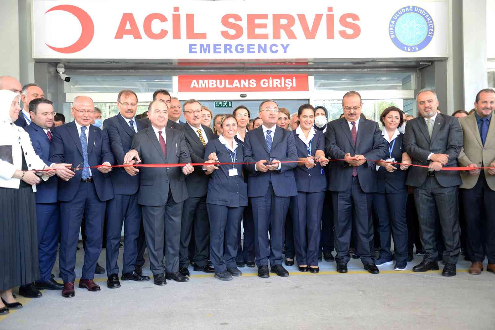 BUÜ Hastanesi’nin yenilenen acil servislerini Bakan Bozdağ hizmete açtı BUÜ Hastanesi’nin yenilenen acil servislerini Bakan Bozdağ hizmete açtı