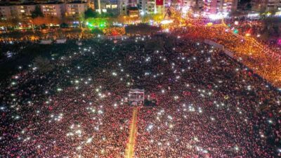 Cumhuriyet’in ilanının 99. yılı, Nilüfer’de on binlerce kişinin katıldığı Cumhuriyet