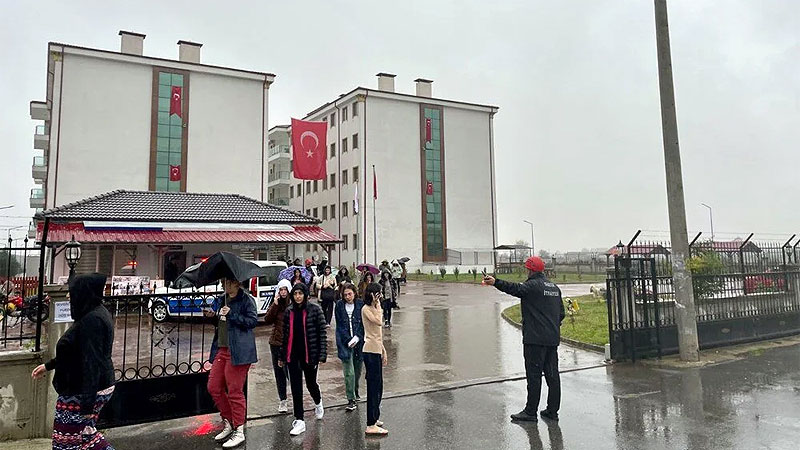 KYK yurdunda doğalgaz paniği! 2400 öğrenci tahliye edildi