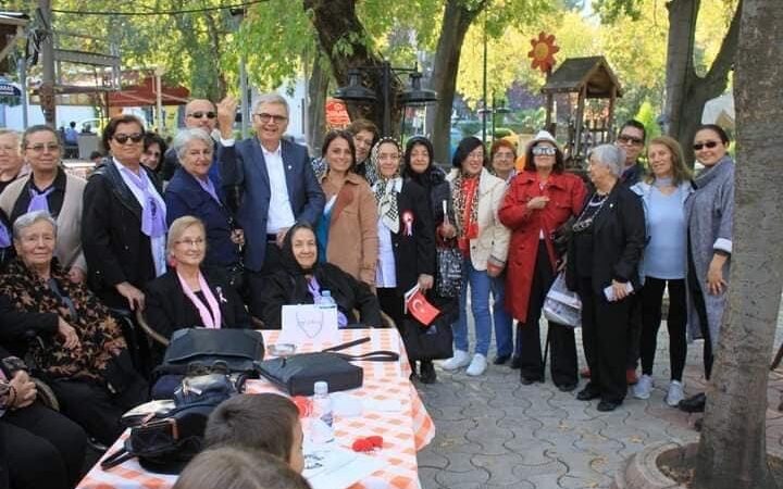 ’Eski Bursalılar Burada’ buluştu 120 bini aşan üye sayısı ile Bursa’nın önemli sosyal medya