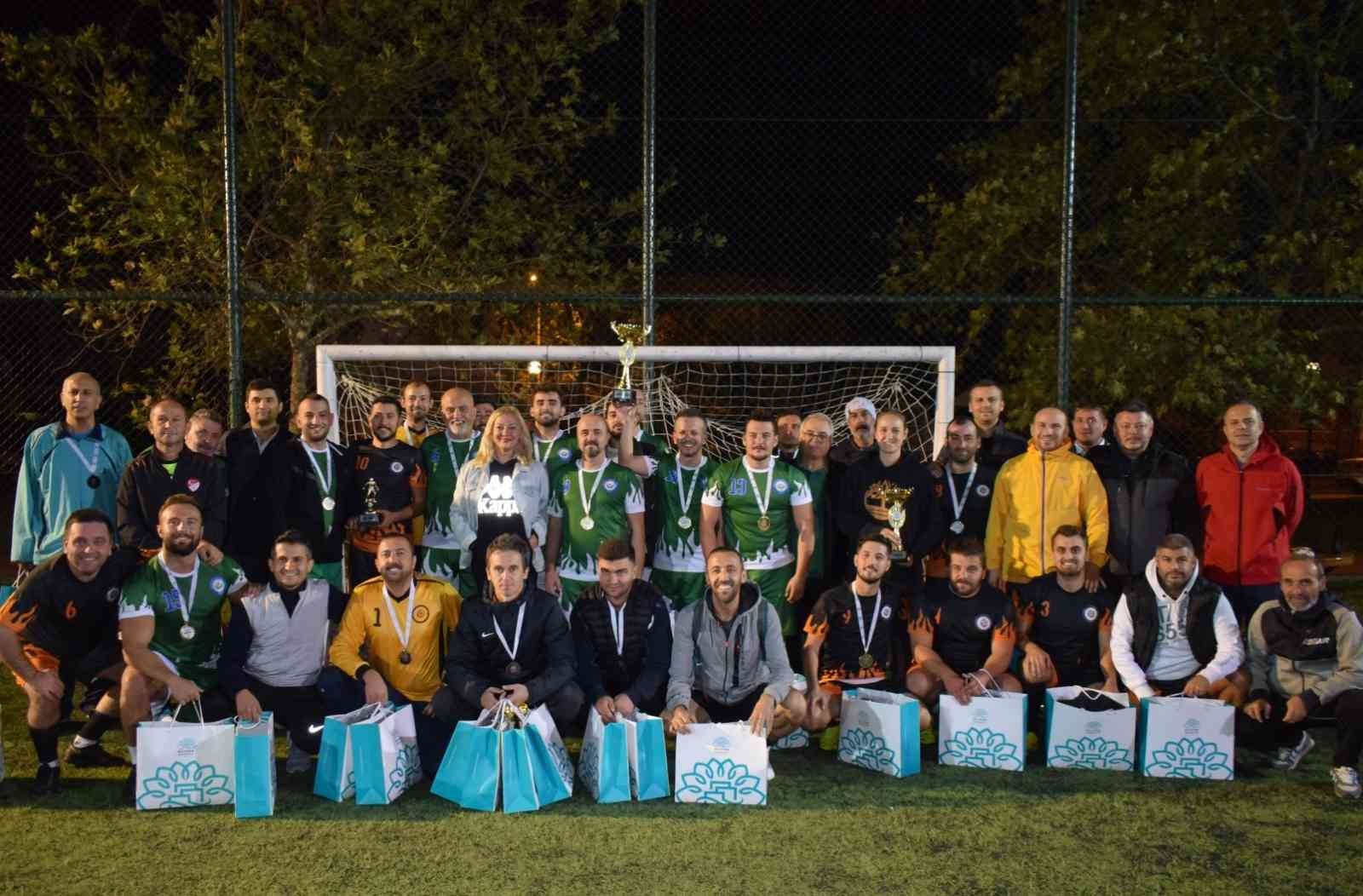 Fuat Sakarya şampiyonu Nilüfer Belediyespor Fuat Sakarya şampiyonu Nilüfer Belediyespor