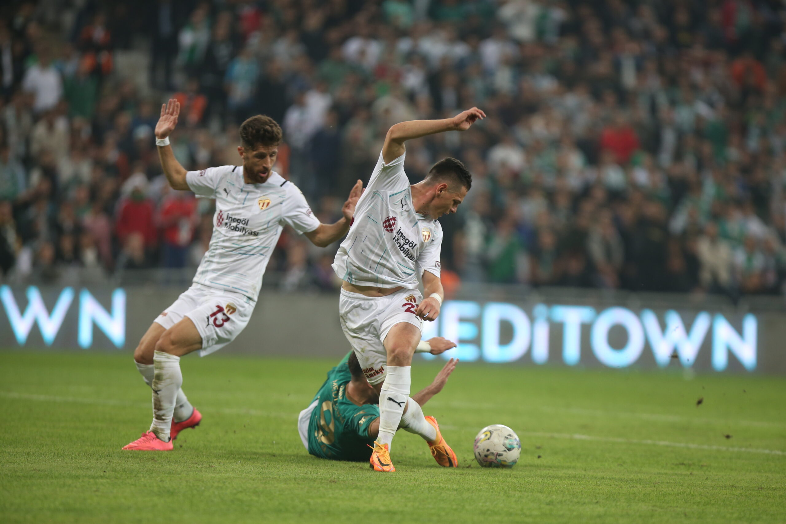 2.Lig’deki Bursa ekibi kritik virajda! Zorlu maç saat kaçta?