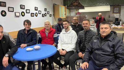 Bursaspor’un eski yıldızı kahvehanede!