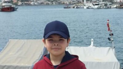 Nilüfer Belediyesi’nin düzenlediği Karikatür Atölyesi’nde eğitim alan İnanç Efe Çınar,
