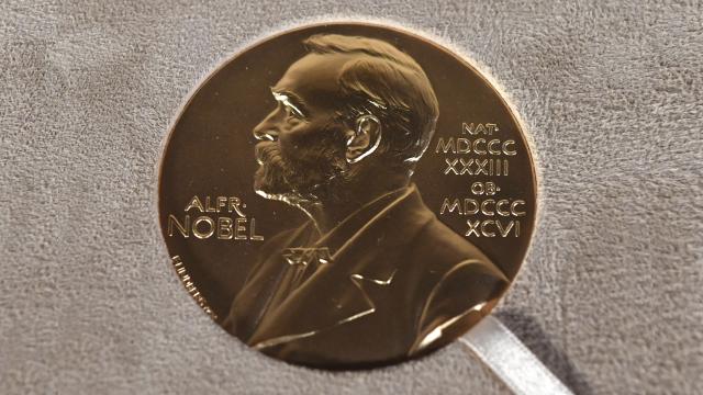 Nobel Edebiyat Ödülü’nün sahibi belli oldu 2022 Nobel Edebiyat Ödülü'nü Fransız yazar Annie Ernaux kazandı.