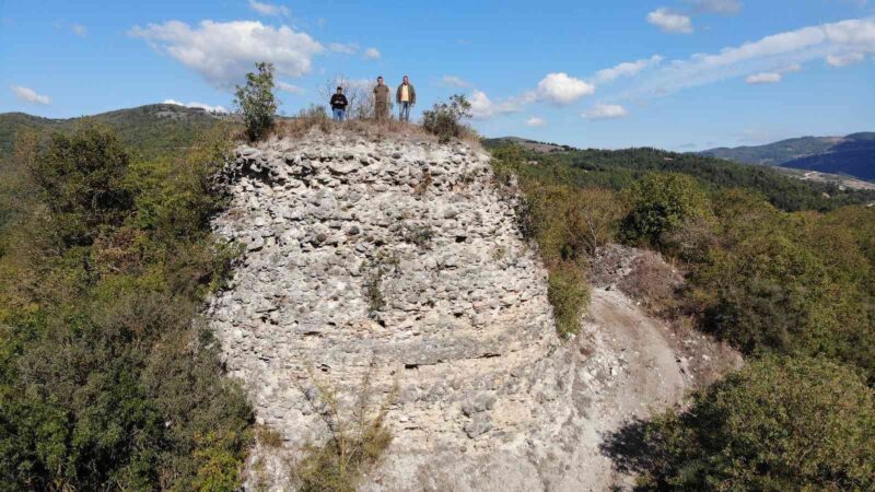 Bursa’da bu köye turist yağacak! Bursa’da 2 bin yıllık geçmişi olan tarihi kalede restorasyon çalışmaları