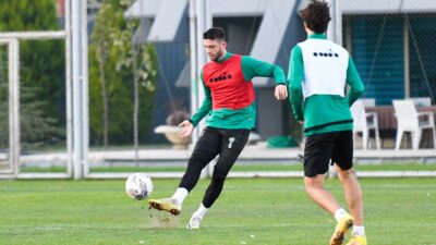 Timsah pas ve şut çalıştı