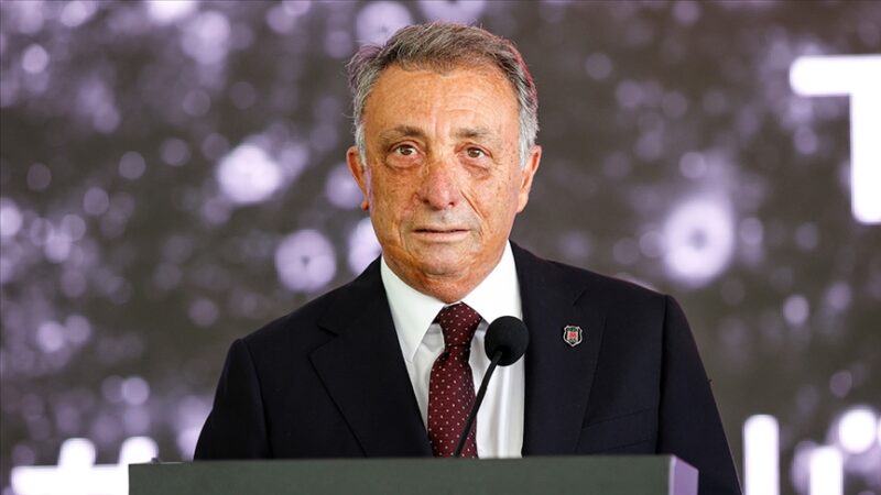 Beşiktaş Kulübü Başkanı Ahmet Nur Çebi, hakem kararlarına değinerek, "Hakemler