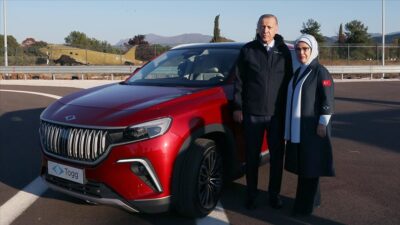 Cumhurbaşkanı Erdoğan, Togg aracını test etti