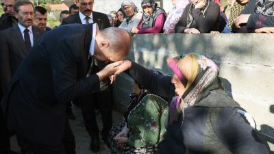 Hayatını kaybeden madencinin ailesine Cumhurbaşkanı Erdoğan’dan taziye ziyareti
