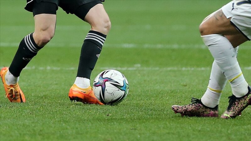 Spor Toto Süper Lig'in 8. haftasındaki derbi mücadelesinde yarın karşılaşacak