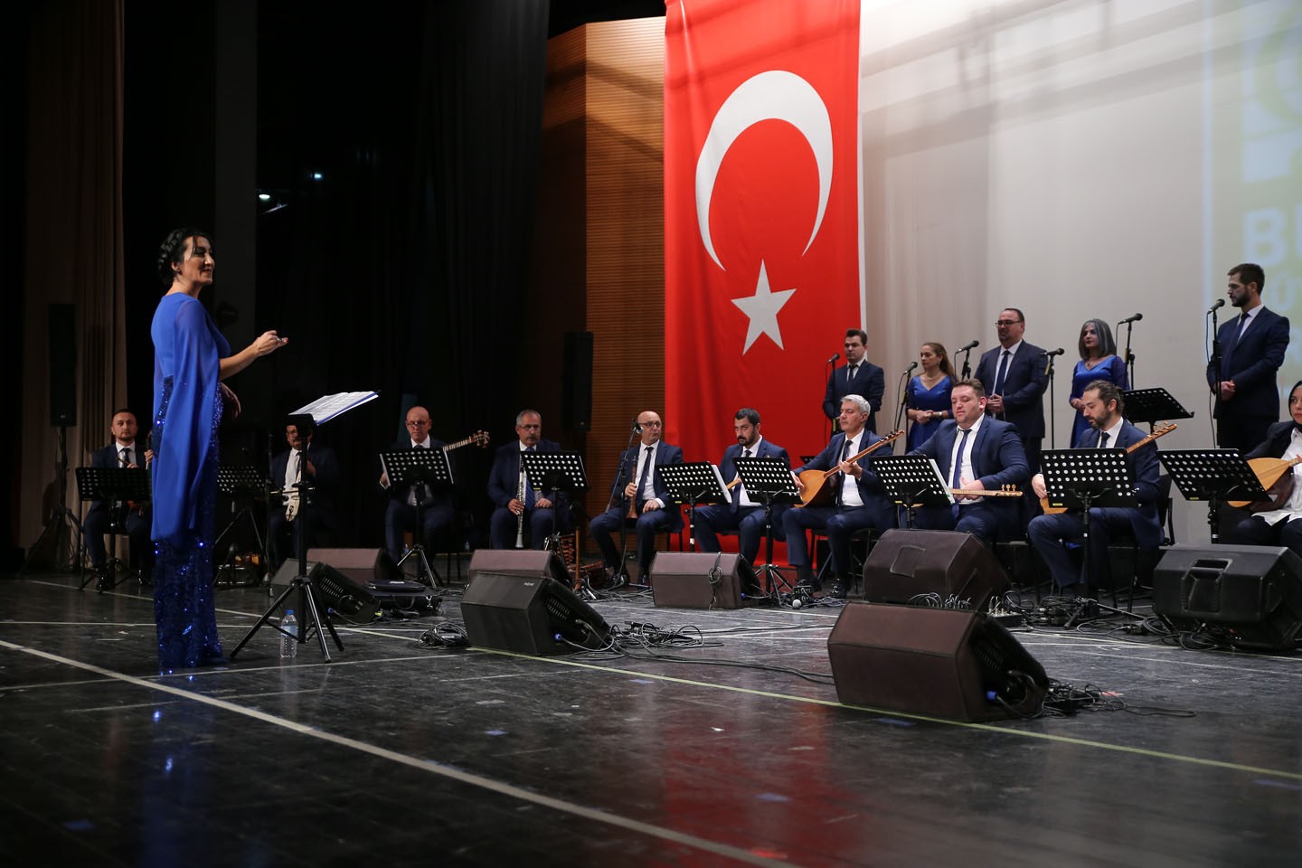 Bursa'da türkülerle Cumhuriyet coşkusu 3 turkulerle cumhuriyet coskusu d209cbc