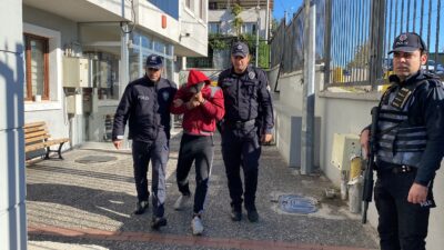 Bursa’da uyuma numarası yapan hırsız yine hırsızlıktan yakalandı