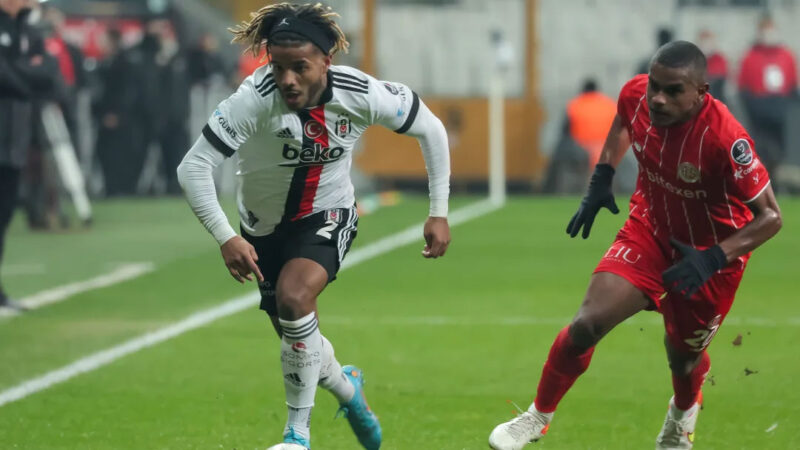 İstiklal Caddesi’ndeki bombalı saldırının ardından Beşiktaş – Fraport TAV Antalyaspor