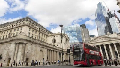 İngiltere Merkez Bankası’ndan 33 yılın en büyük faiz artışı