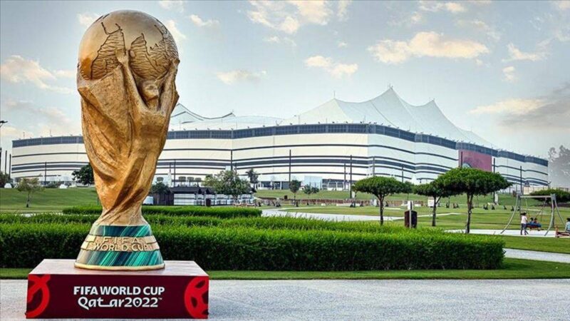 Dünyanın kalbi Katar’da atacak! Dev kupa başlıyor, işte program… 2022 FIFA Dünya Kupası'nda heyecan bugün başlıyor. Ev sahibi Katar