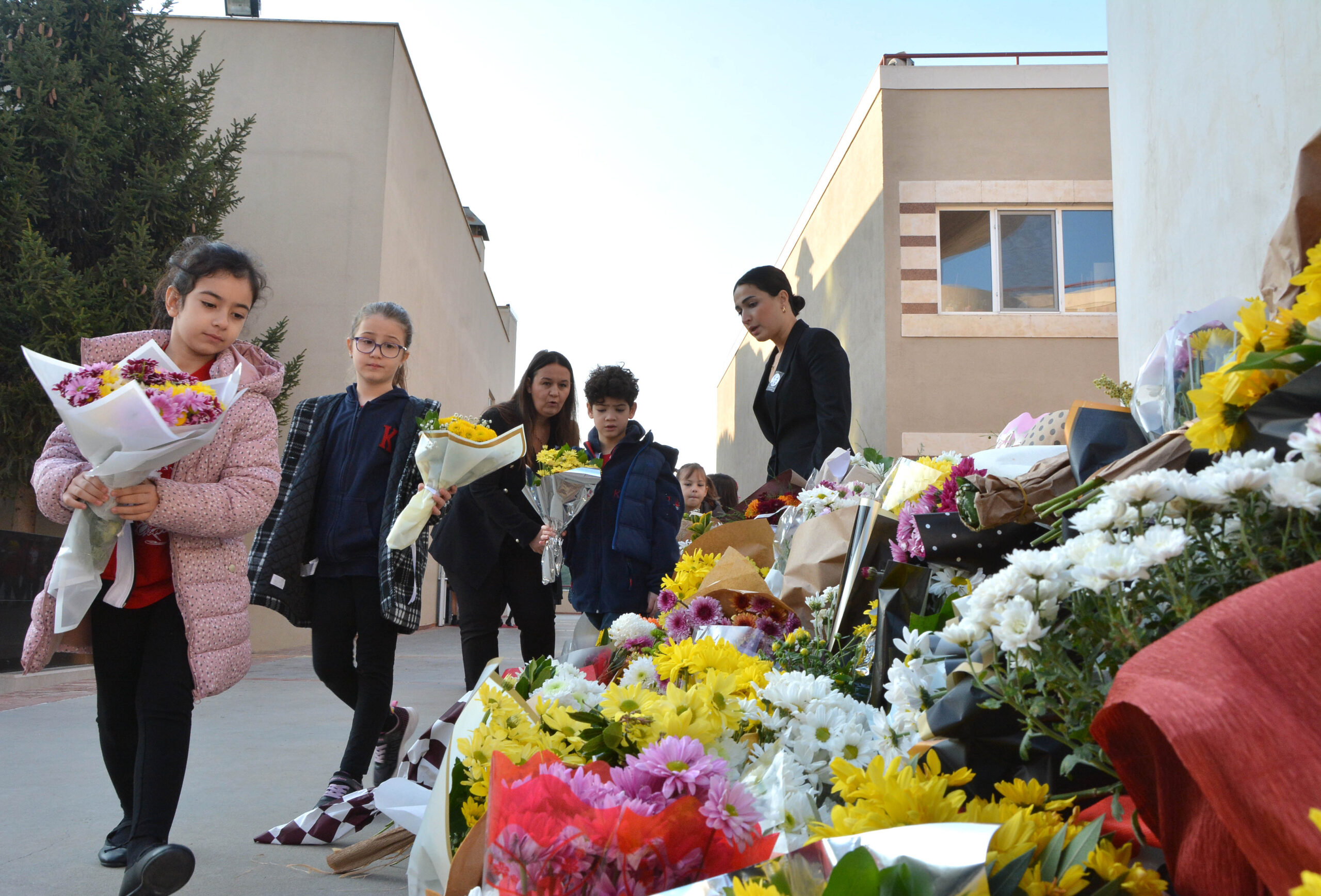 Atatürk’e saygı ve özlemle…