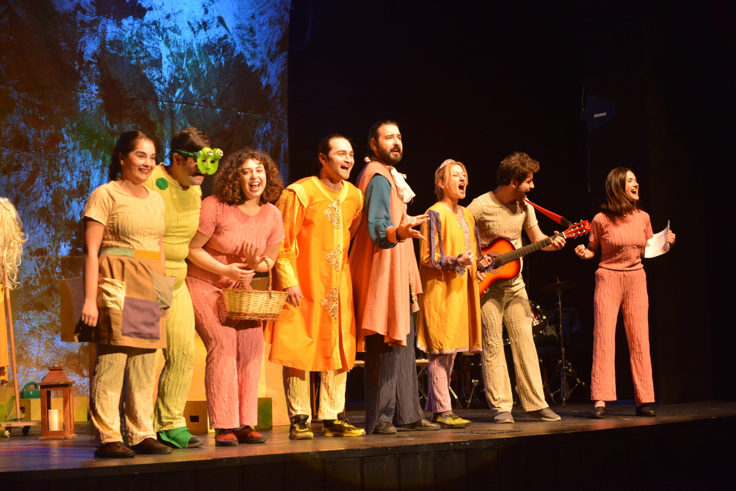 Tiyatro festivaline coşkulu veda 2 32302 MTYzNzc0NG 1 scaled