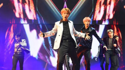 K-Pop izdihamı: 30 kişi bayıldı! Konser yarıda kesildi