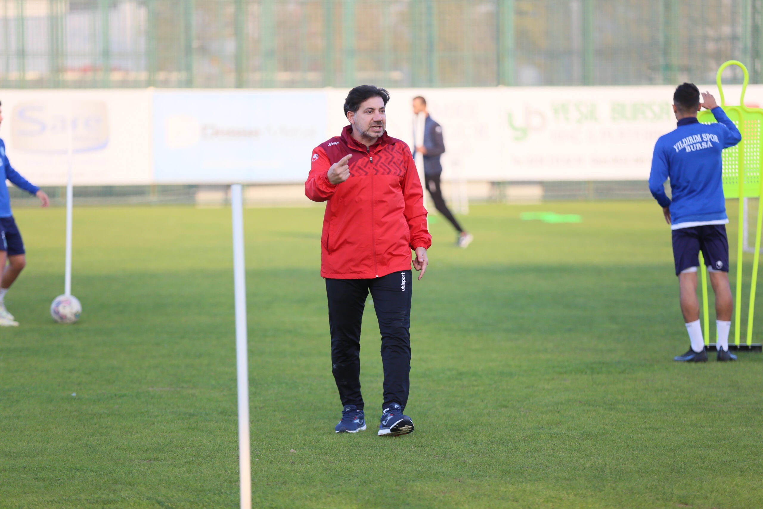 3.Lig’deki Bursa ekibinin yeni hocasından dikkat çeken mesajlar! 3.Lig’deki Bursa ekibinin yeni hocasından dikkat çeken mesajlar!