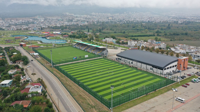 700 bin nüfuslu bir ilçenin takımları olduklarını belirten Başkan Ekrem
