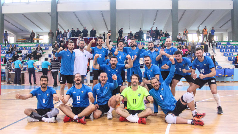 Voleyboldaki Bursa ekibinin liderlik keyfi Voleybol Erkekler 2. Ligi 1. Grup'ta mücadele eden Karacabey Belediyespor'da