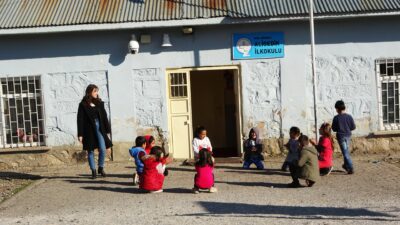 Muş’ta bir Bursalı öğretmen; Öğrencileri onun herşeyi…