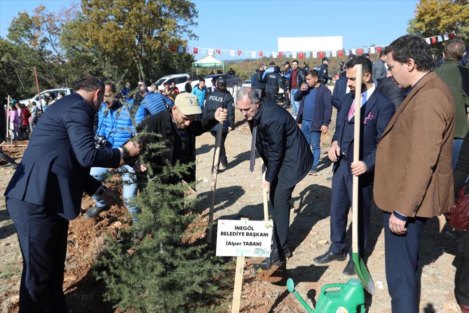 İnegöl’de 1000 fidan toprakla buluştu