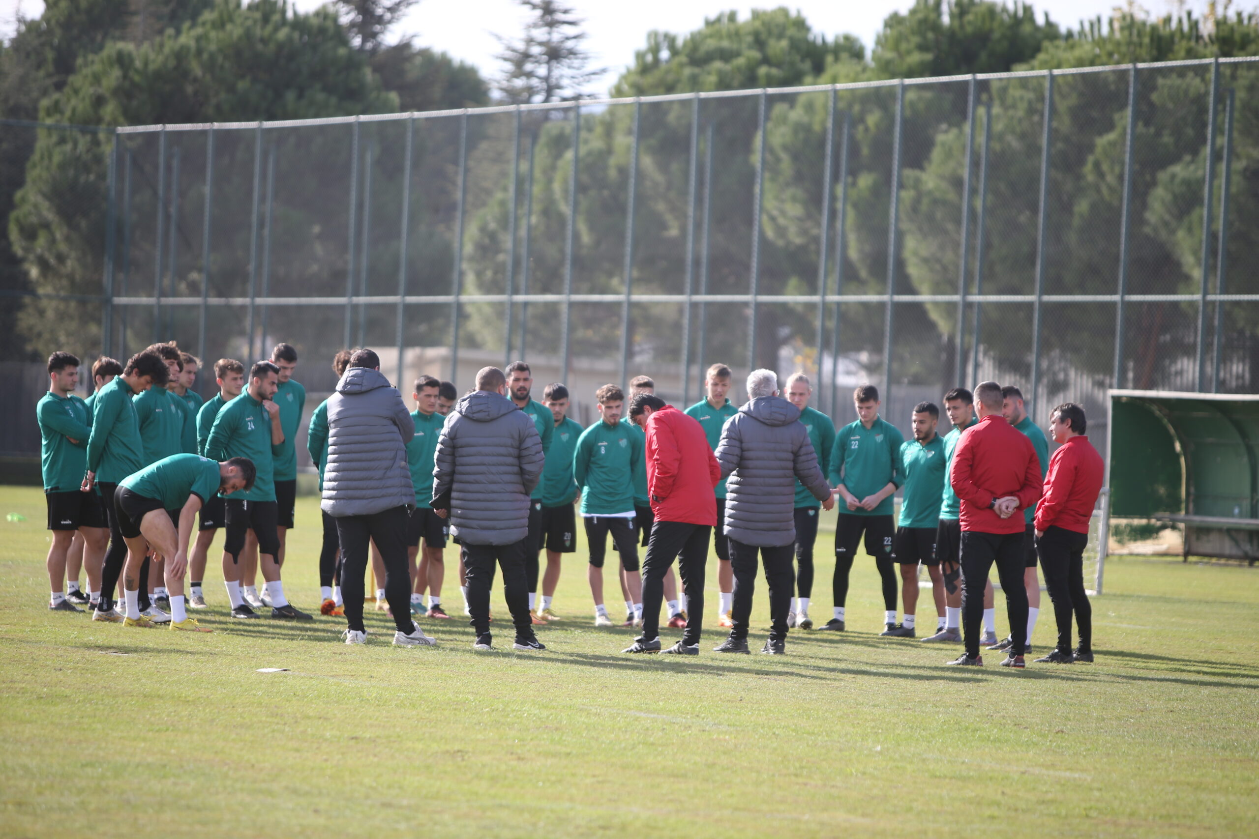 Bursaspor’u krizden kurtarma arayışı! Bursaspor’u krizden kurtarma arayışı!