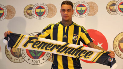 Fenerbahçe'nin eski futbolcusu Gregory Kurtley Van der Wiel'in 3 milyon
