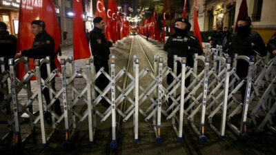İstiklal Caddesi geçici olarak yaya trafiğine kapatıldı