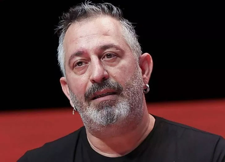 Cem Yılmaz, ünlü oyuncu Seda Akman ile aşk yaşamaya başladı!