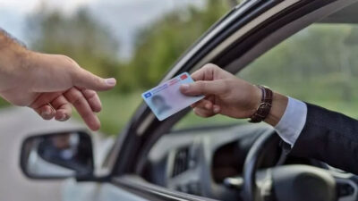 Ehliyet ve kimlik yenilemek isteyenler dikkat! Yeni ücretler açıklandı