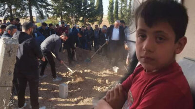 Yarı çıplak halde ölü bulunan çocuğun kimliği belli oldu