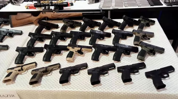 Aralarında eski yüzbaşının bulunduğu kaçak silah çetesine operasyon Aralarında eski yüzbaşının bulunduğu kaçak silah çetesine operasyon