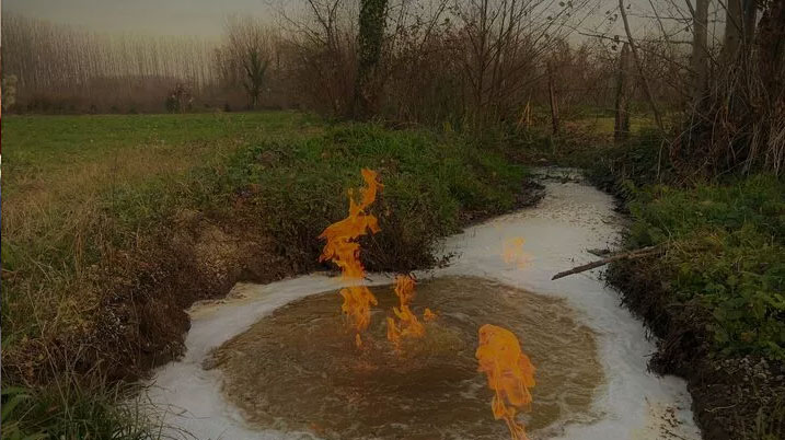 Düzce’deki depremden sonra kaynamaya, yanmaya başladı! Korkutan görüntü