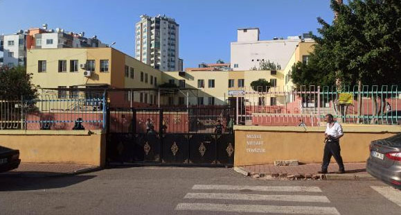 12 yaşındaki kız öğrenci, sınıf arkadaşını hortumla dövdükten sonra bıçaklayarak öldürdü