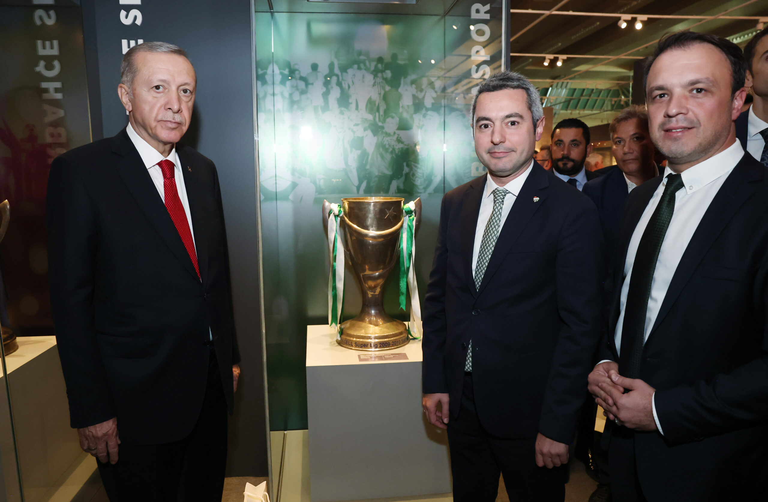 Bursaspor’un şampiyonluk kupası Beştepe’de! Bursaspor’un şampiyonluk kupası Beştepe’de!