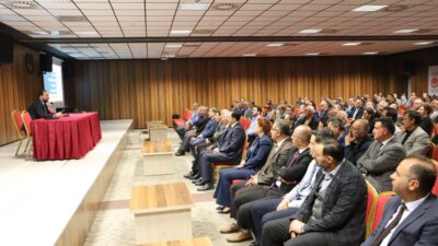 Milli Eğitim Müdürü Gür, ortaokul müdürleriyle buluştu