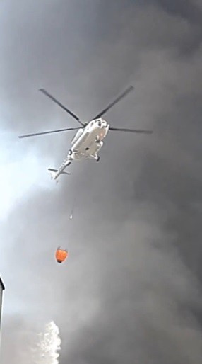 Bursa’da yangın söndürme helikopterleri o fabrikaya sorti yapıyor